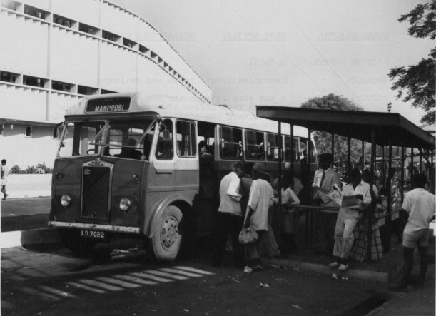 Arrêt de bus à Accra